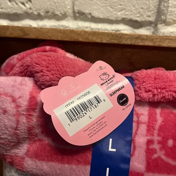 HELLO KITTY Women's One-Piece Pajama, ADULT LARGE 12-14, New - Picture 2 of 5